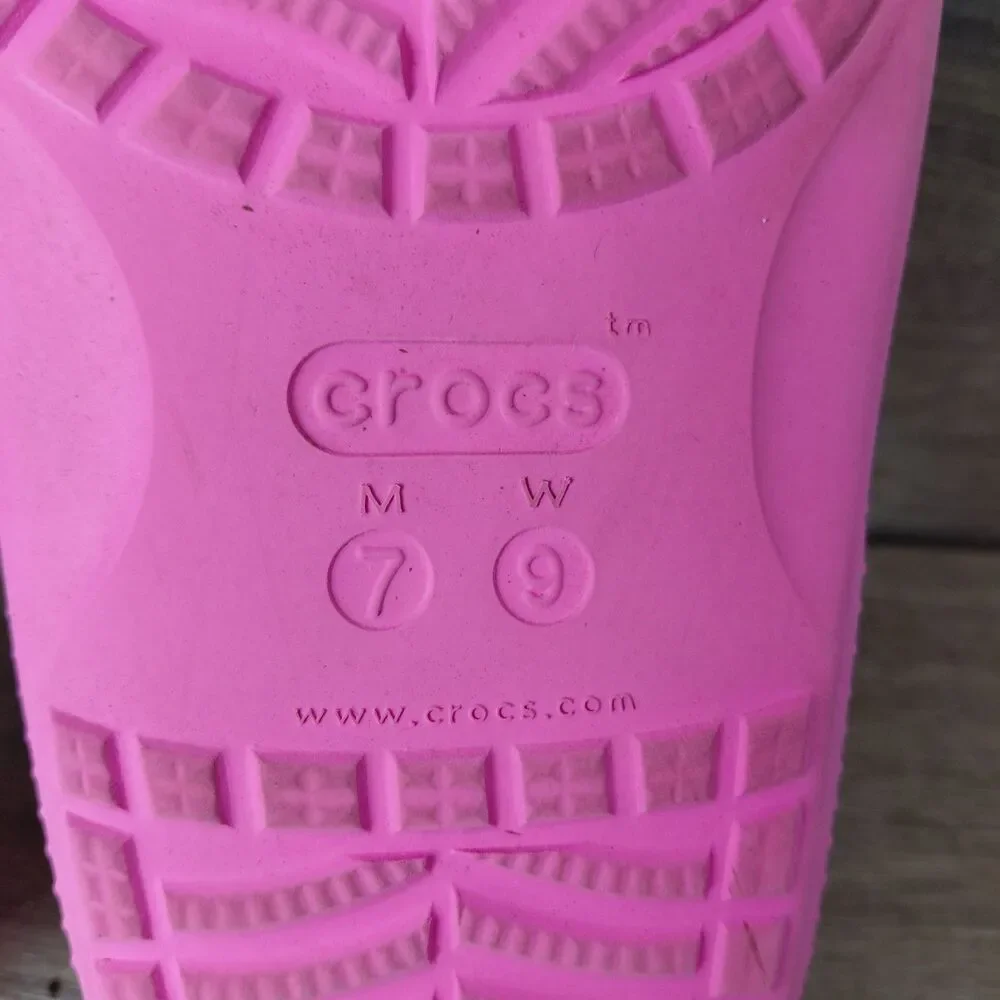 Crocs Classic Slides Sandals Pink Tie Dye W9 M7 Rainbow Beach Resort Vacation